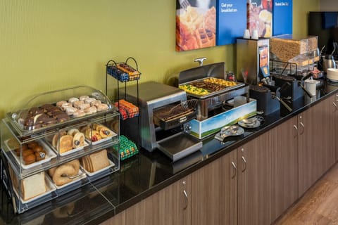 Free full breakfast