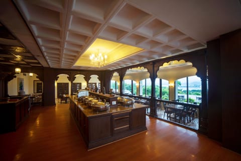 Daily buffet breakfast for a fee