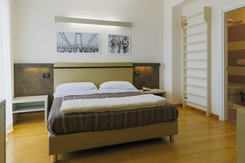 Superior Double or Twin Room, 1 Queen Bed | Minibar, in-room safe, desk, blackout drapes