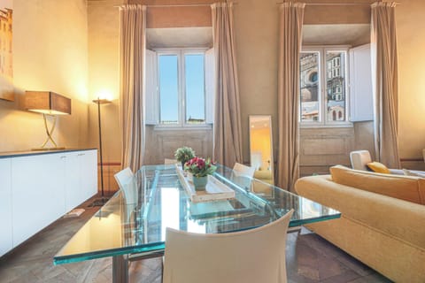 Apartment, 2 Bedrooms | Dining room