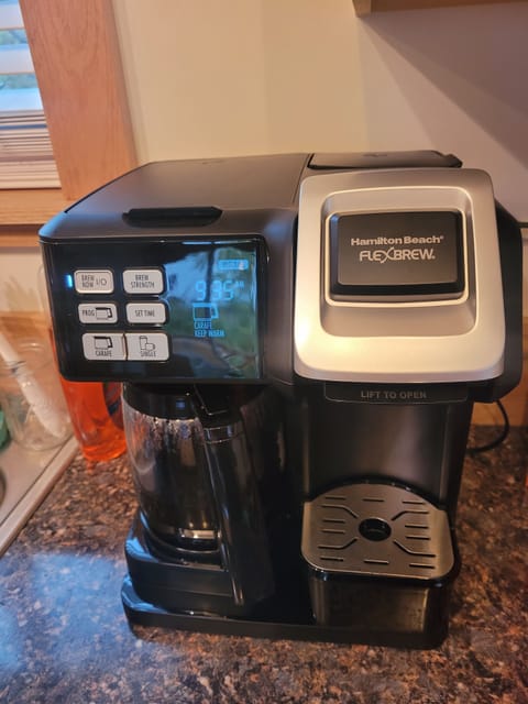 dual coffee pot and keurig pod 