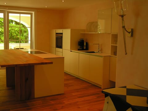 Apartment, 3 Bedrooms (Nr.3) | Private kitchen | Fridge, microwave, oven, stovetop