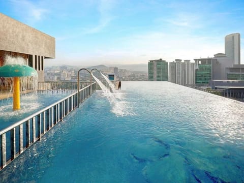 2 outdoor pools, open 7:00 AM to 10:00 PM, sun loungers