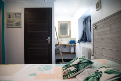 Suite (Bord de Mer) | Premium bedding, individually decorated, individually furnished, desk