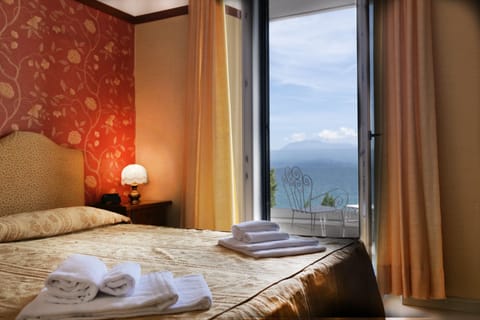 Classic Double Room, Balcony, Lake View | In-room safe, desk, free WiFi, bed sheets