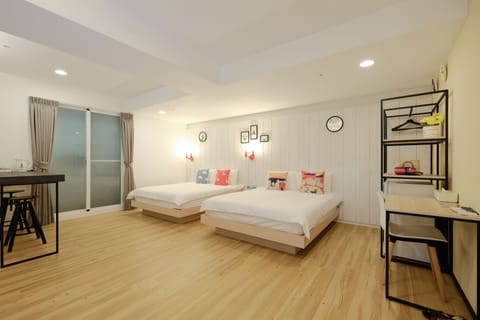 Comfort Quadruple Room, 2 Double Beds | Desk, blackout drapes, iron/ironing board, free WiFi