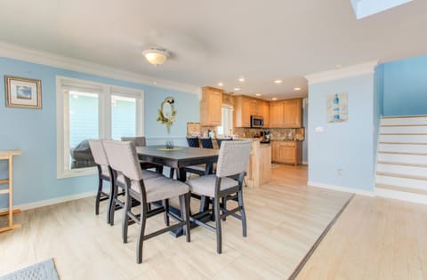 Dolphin Run-Dining Room