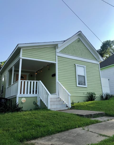Just a short walk from the Fort Worth Stockyards Nationals Historic District!