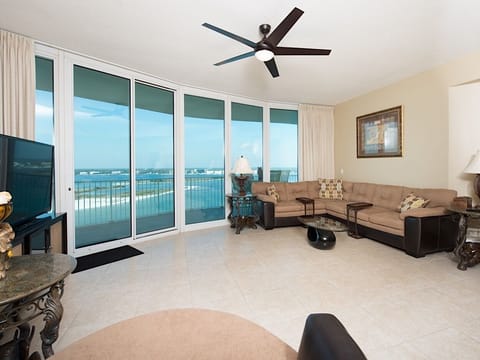 Caribe B PH4 - Living Room