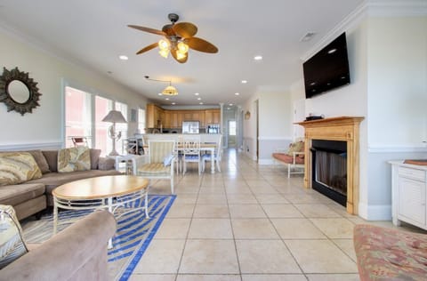 The Hideaway A-Living Room-Fireplace Inoperable