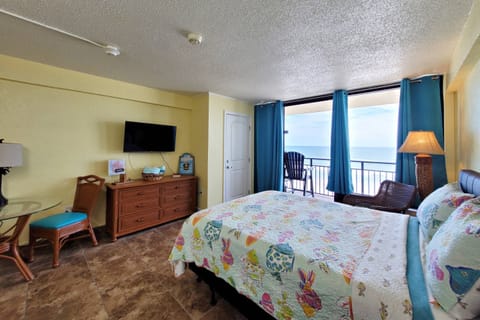 Oceanfront get away for 2 at the Hawaiian Inn Resort!