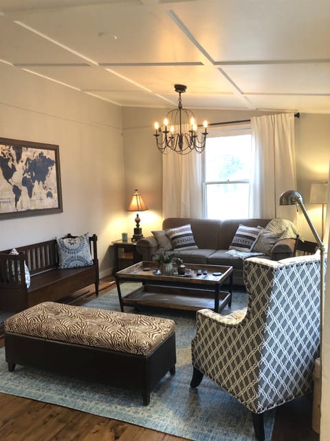 Spacious living room with plenty of seating for everyone!