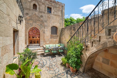 Welcome to the wonderful Captains House - this 17th Century gem in Lindos