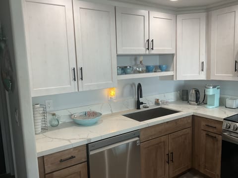 There’s so many cabinets, check them out. 