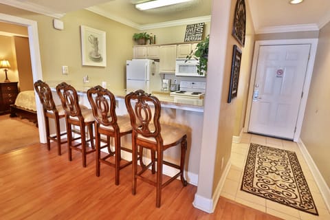 Breakfast bar seats 4.