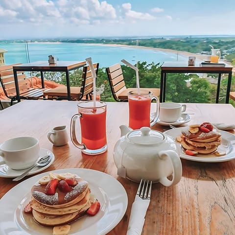 Daily cooked-to-order breakfast for a fee