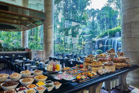 Daily buffet breakfast for a fee