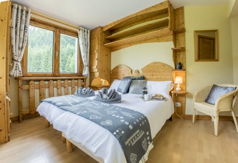 Soundproofing, iron/ironing board, free WiFi, bed sheets