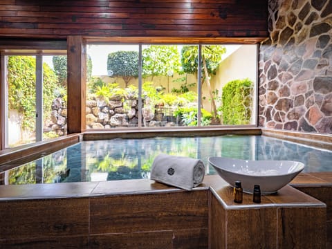 Sauna, steam room, body treatments, hydrotherapy, aromatherapy