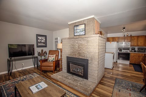 Douglas - Living Area TV