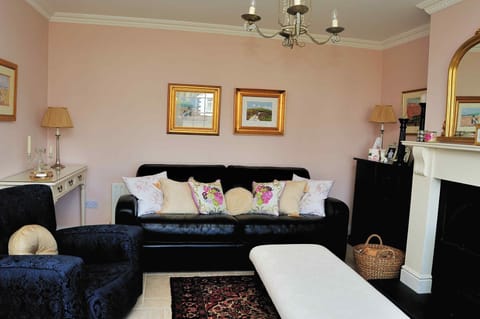 Very comfortable living room