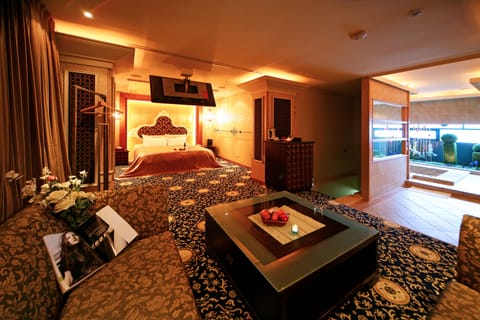 Deluxe Double Room (Type A) - Check in at 18:00 | Premium bedding, down comforters, minibar, individually furnished