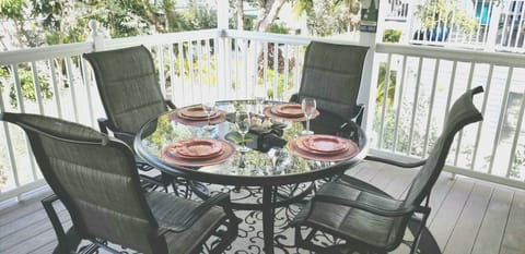 Spacious Back Deck