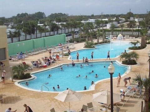 Family Zone 2 Pools & Snack Bar