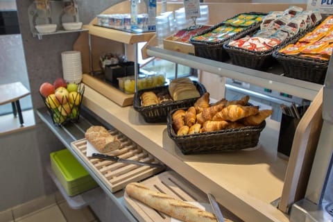 Daily buffet breakfast for a fee