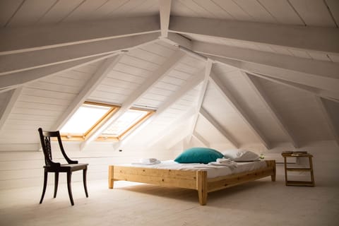 Villa, 3 Bedrooms | Individually decorated, individually furnished, desk, soundproofing