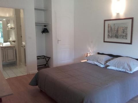 Basic Double Room, 1 Queen Bed | Blackout drapes, iron/ironing board, free WiFi, bed sheets