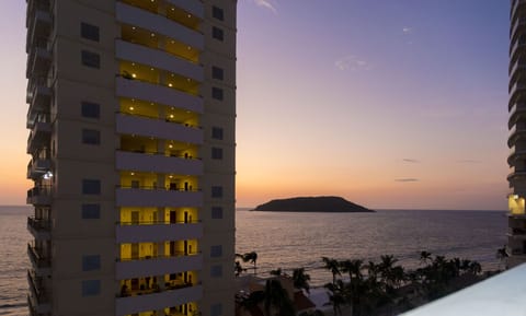 Standard Double Partial Ocean View Room | In-room safe, desk, iron/ironing board, free WiFi