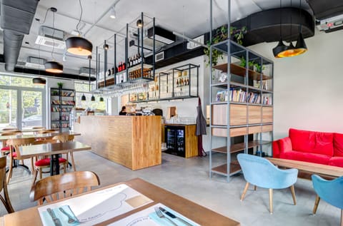 Lunch and dinner served, local and international cuisine