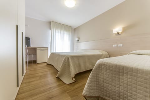 Panoramic Room | In-room safe, desk, blackout drapes, free WiFi