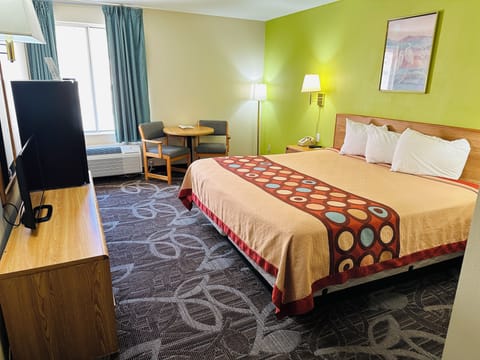 Deluxe Room, 1 King Bed | Premium bedding, free WiFi, bed sheets