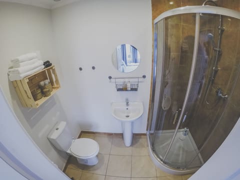 Standard Double Room, 1 Double Bed | Bathroom | Shower, rainfall showerhead, free toiletries, hair dryer