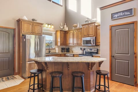 Comes with pots, pans, and basic seasoning!