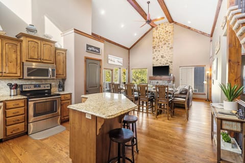 Fully stocked kitchen for your use!