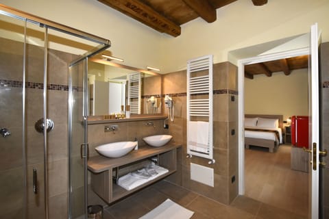 Double or Twin Room, Garden View | Bathroom | Shower, free toiletries, hair dryer, bidet