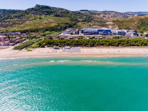 Private beach nearby, white sand, sun loungers, beach umbrellas
