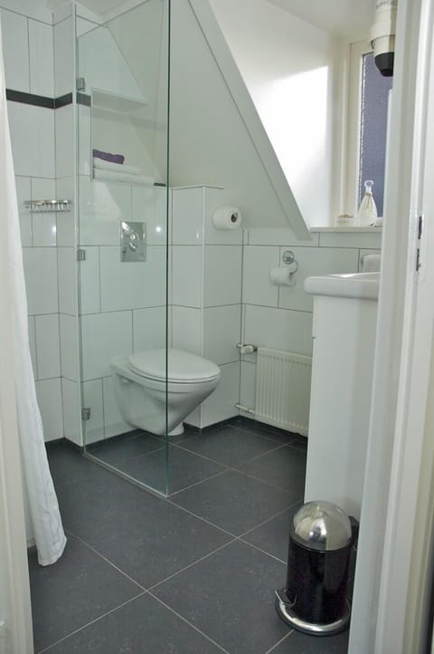 In-room safe, desk, free WiFi, bed sheets