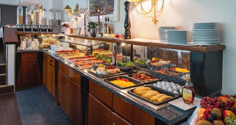 Daily buffet breakfast for a fee