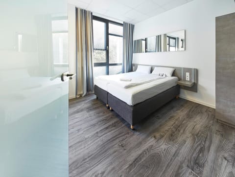 Standard Double Room | Desk, WiFi (free), bed sheets