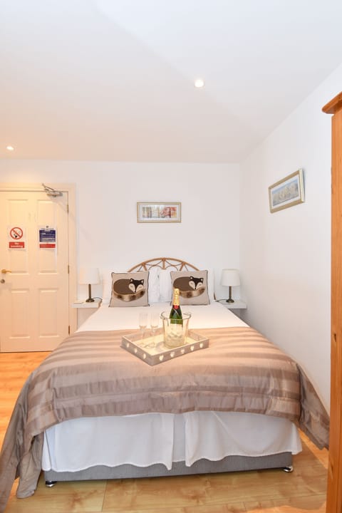 Comfort Double Room, Private Bathroom | Individually decorated, individually furnished, desk, soundproofing