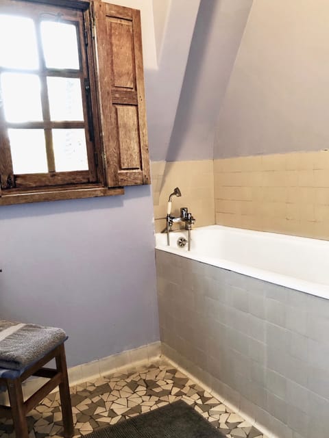 Family Suite, Ensuite, Garden View | Bathroom