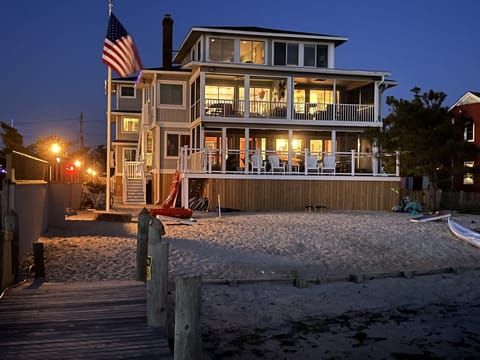 Stay right on the beach!