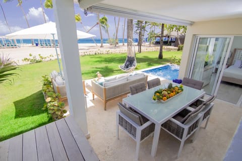 Beachfront Outdoor Area 