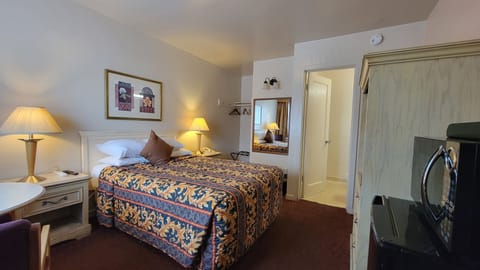 Soundproofing, iron/ironing board, free WiFi, bed sheets