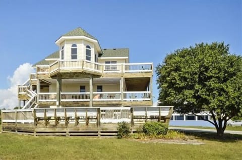 "Two Oaks" in Corolla