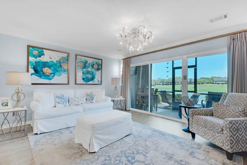 Welcome to Seascape Lakefront Villas 121- Uncorked!